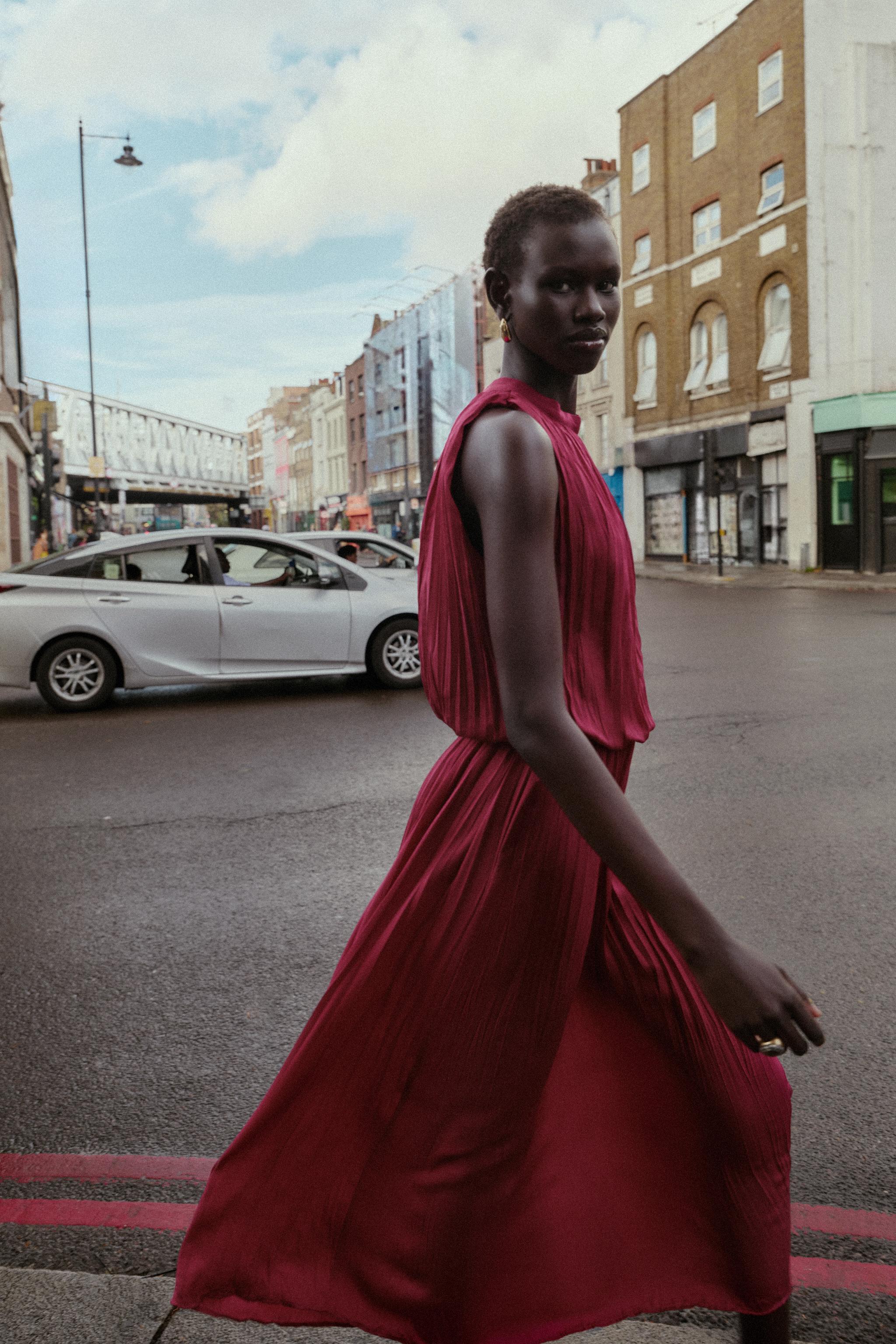 WRINKLE EFFECT PLEATED MIDI DRESS